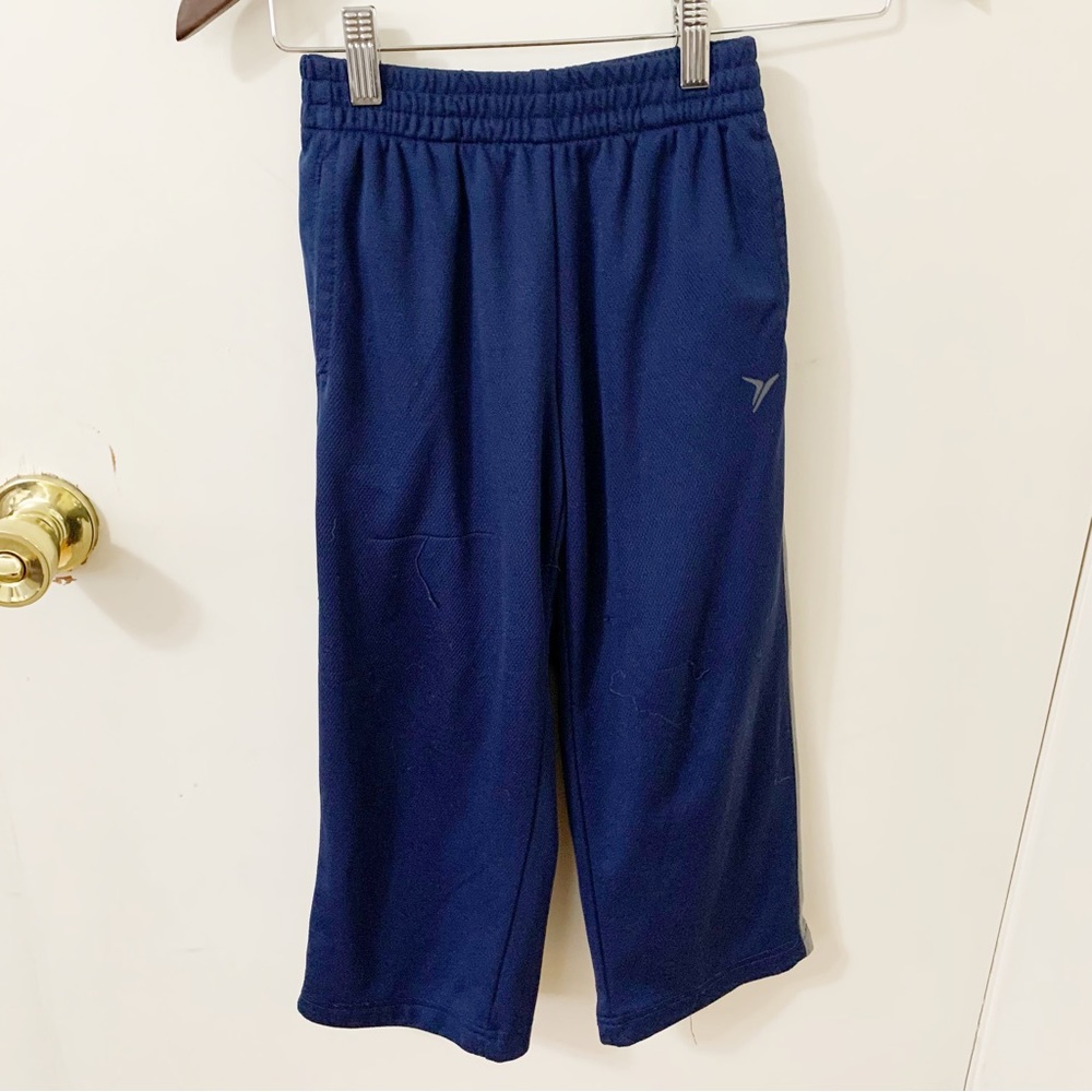5/$25 Old Navy Kids Boys navy blue gym pants Small 6-7